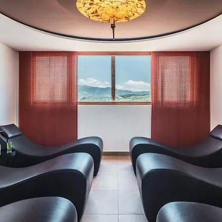 Art & Design Napura 4*